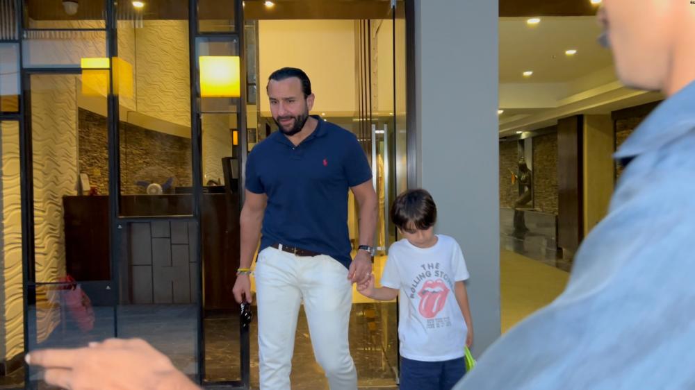 kareena-kapoor-saif-ali-khan-and-their-son-taimur-were-spotted-in-bandra